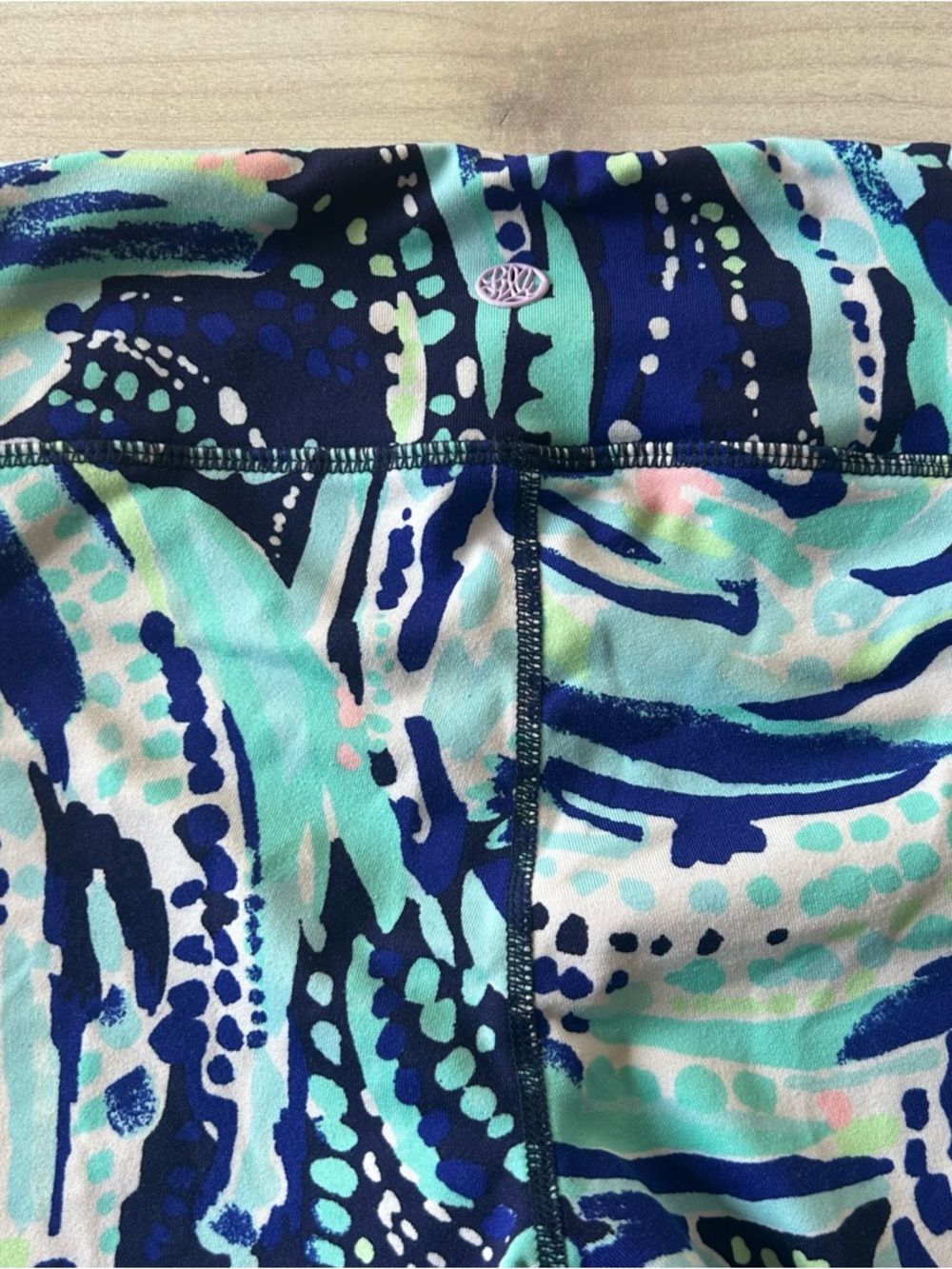 Lilly Pulitzer Luxletic Blue Coral Print 21" Cropped Activewear Leggings - Picture 5 of 6